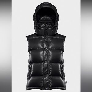 NWT Aritzia The Super Puff Vest Hi-Gloss Black Small